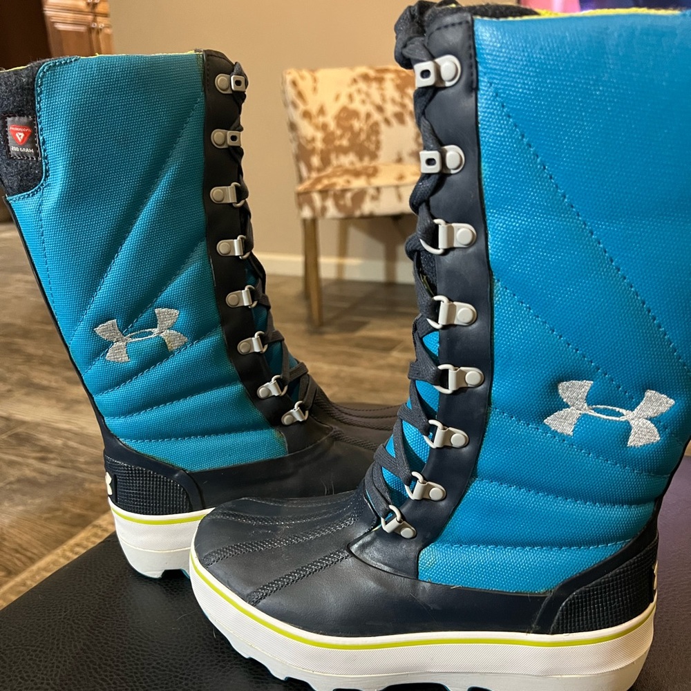 UA women’s snow boots